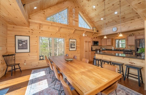 Brevard Cabin | Log Cabin, Fire-pit,Pool Table,Private, Ping-Pong
