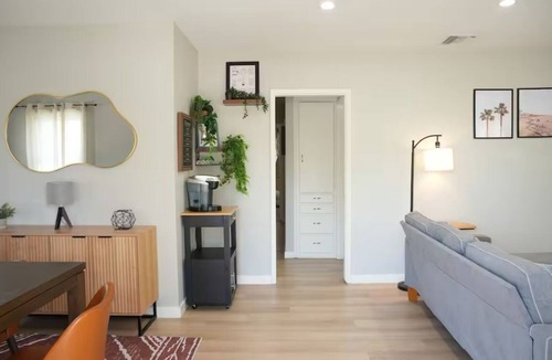 South of Conant House | Long Beach Getaway – Relax & Unwind with Hot Tub Jacuzzi