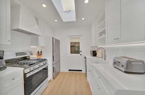Laguna Beach Cottage | LOVELY, DESIGNER COTTAGE - 3 MIN. WALK TO BEAUTIFUL BEACHES!