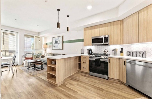 Santa Ana Heights Apartment | Lux Retreat | Heart of South Coast | Top Amenities