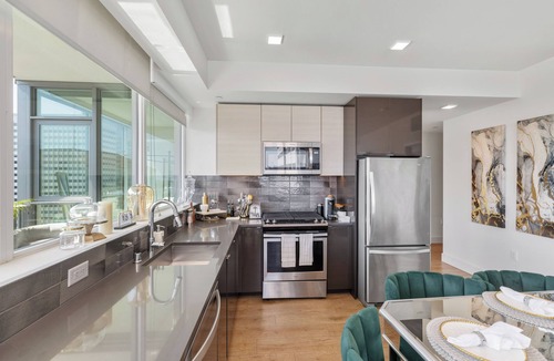 East Village Apartment | LUXE 2BR 2 Bath apartment with ameneties in beautiful downtown San Diego