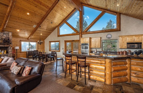 Castle Glen Estates Ski Chalet | LUXE Castle Glen, ski slope views, spa, game room, 4 decks