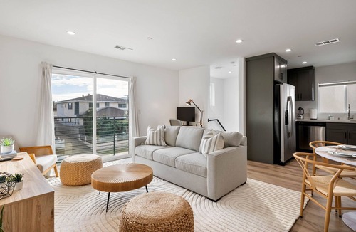 Harbor House | LUXE Modern 3 Bedroom South Bay
