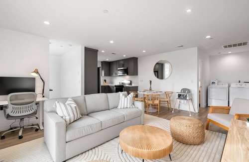Harbor House | LUXE Modern 3 Bedroom South Bay