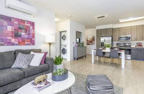Menlo Park Condo | Luxurious 1 Bedroom Condo in a Hotel with Modern Amenities
