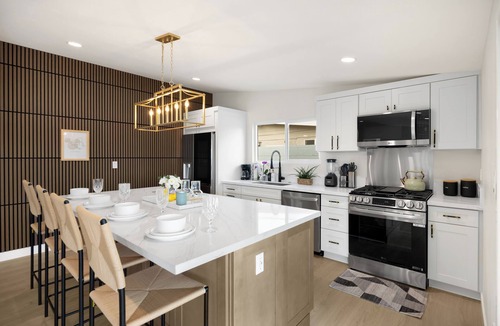 Southwest Anaheim House | Luxurious 5-Bedroom Villa with Pool near Disney - Beautiful Family Retreat