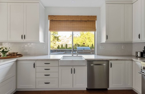 Santa Clarita House | Luxurious Home with Beautiful Views and Pool