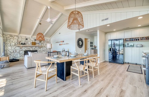 Lower Lake House | Luxurious lakefront with views, deck, spa & your private dock
