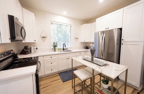 Cedar Ridge Apartment | Luxurious, private woodland casita near downtown Grass Valley