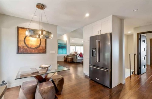 Claremont Hills House | Luxury 3BR Hillside Retreat w/AC – Panoramic View
