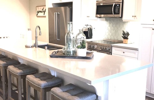 Townsite House | Luxury 4BR Condo. Walk to Beach. Near Camp Pendleton. Monthly Stays.