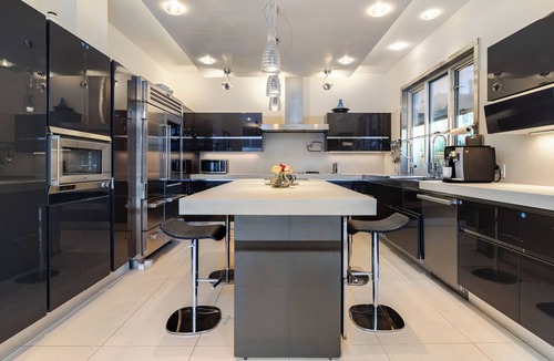 Hollywood Hills West Villa | Luxury 5BR Sunset Plaza Villa, Pool, Spa, Sauna & Tennis