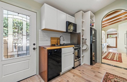 Marina Peninsula House | Luxury Beach Retreat Ocean Views Tesla charger. Sleeps 10