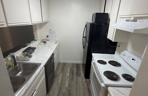 Little Armenia Apartment | Luxury Bright 2-bedroom apartment with AC in pleasant Hollywood