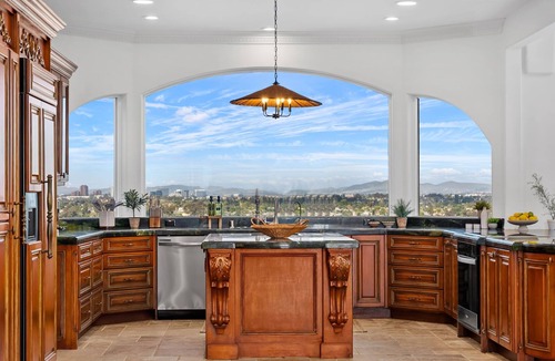 North Pacific Beach House | Luxury Pacific Beach Hilltop Rooftop Deck, Pool, 14-Person Hot Tub, 6BR/5BA