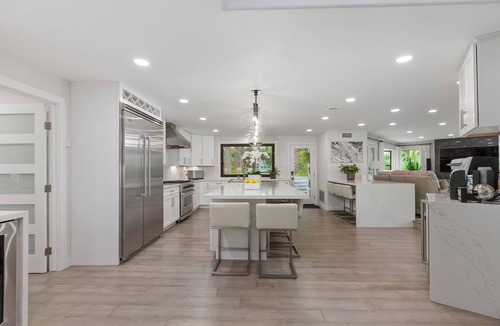 Mount Helix House | Luxury Resort Villa Saltwater Pool Spa Ultimate Private Outdoor Oasis