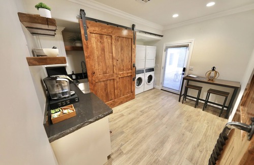 South Redlands House | Luxury Suite "B"