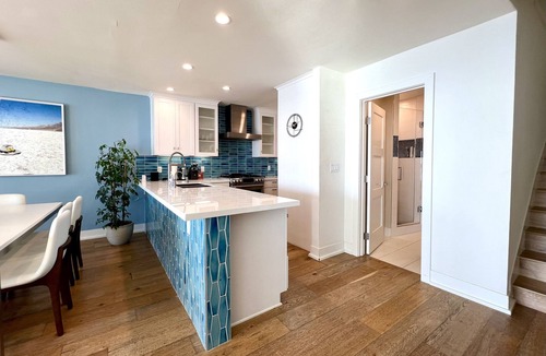 Eastern Malibu House | Malibu Waterfront Gallery + Private Beach Access