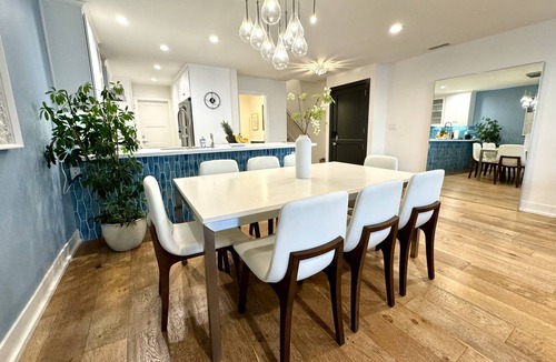 Eastern Malibu House | Malibu Waterfront Gallery + Private Beach Access