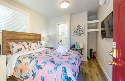 Northside Apartment | #Marbella Lane - MiniGuest House 11-Min to Levi's