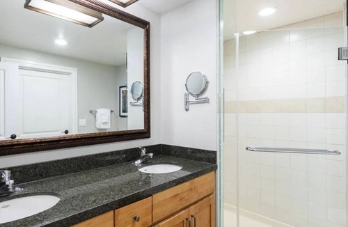 Lakeside Park Resort | Marriott's Timber Lodge South Lake Tahoe Studio with AC, WiFi