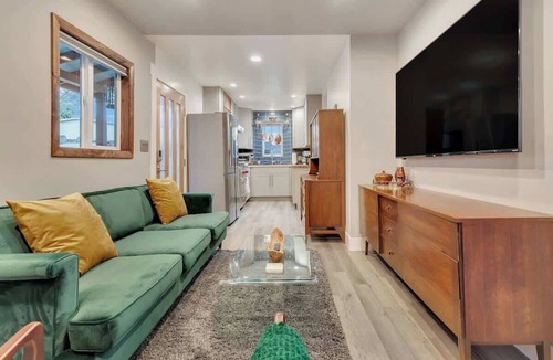 Paso Robles House | MaRVELOUS MiDCENTURY-Hot Tub, 5 Blocks to Downtown