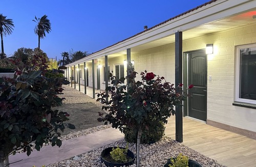 Indio Hotel | Mauna Loa Motel