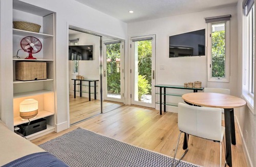 Linfield Oaks Apartment | Menlo Park Studio ~ 2 Mi to Stanford University
