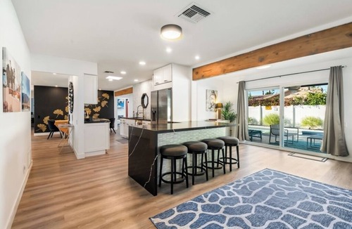 Desert Park Estates House | Mermaid House - Cool Pool Retreat in Palm Springs
