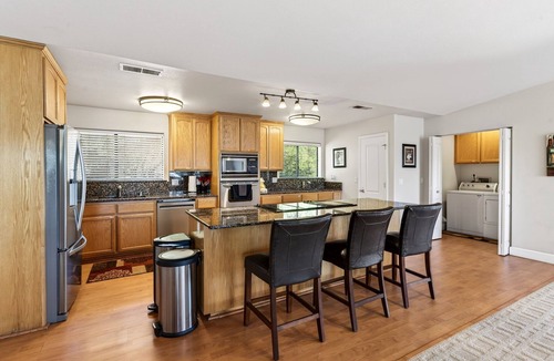 Clear Lake House | Million Dollar Lake Views! Fire Pit and Jetted Tub.