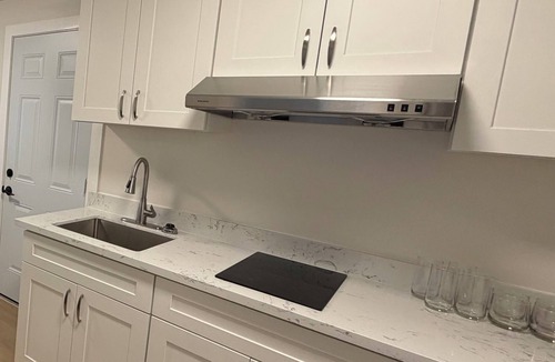 Excelsior Apartment | Modern 2BR 2BA Apartment Garden-View
