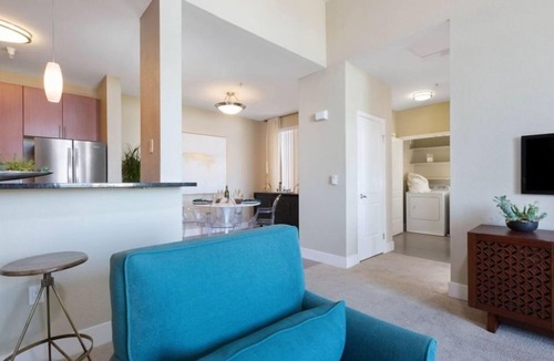 East San Mateo Condo | Modern 2BR Retreat in Bridgepointe w Pool