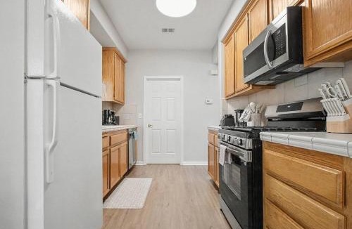 Davis House | Modern 3BR Davis Retreat