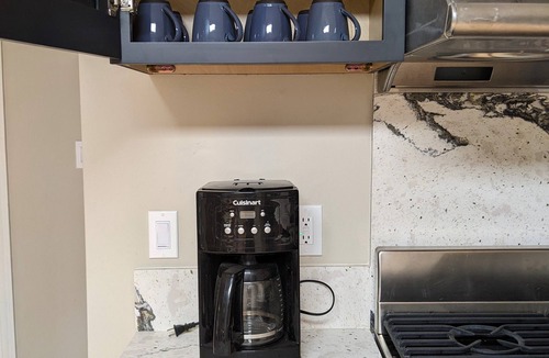 Lincoln Acres House | Modern 4/3 Imperial Beach <2mi to Silver Strand Bike Path + Pier, WiFi, AC, W/D