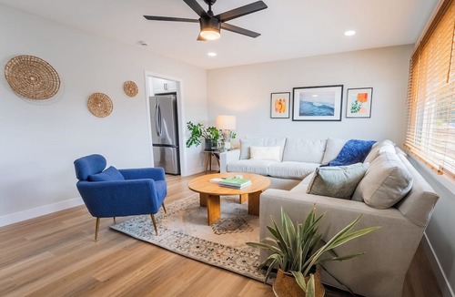 Bay Ho House | Modern and central 3-bedroom house in sunny San Diego with yard and fire pit