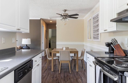Lincoln Acres Apartment | Modern Apartment in Prime Location (ID1014X289)