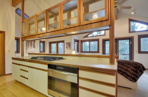Glencoe House | Modern Arnold Escape | Game Room and BBQ Deck