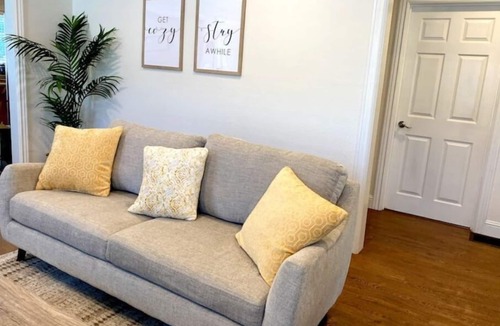 Castro Valley Cottage | Modern Cottage Perfect for Families & Remote Work