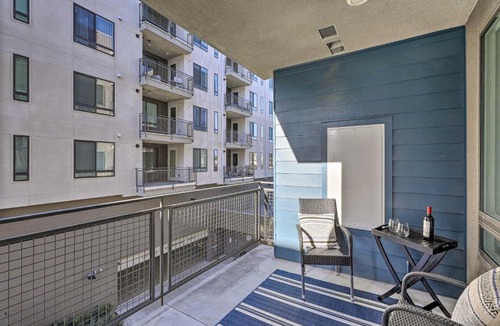 Irvine Business Complex House | Modern Irvine Condo w/Pool - 7 Mi to Beach!