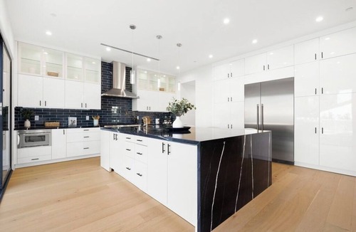 Encino House | Modern Luxury 7 Bedroom, 6 bath House W/private pool , jacuzzi & loft patio