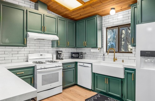Cold Springs Cabin | Modern Retreat- 4 miles to Pinecrest Lake! EV Charger!