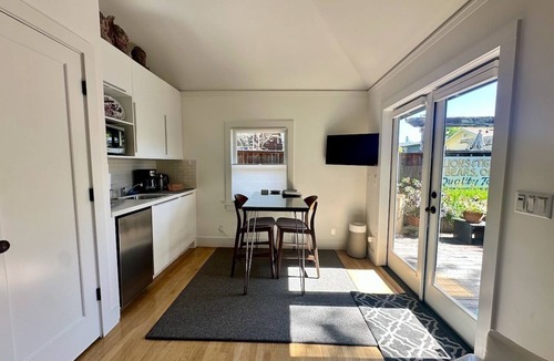 Fairview Park Apartment | Modern Rockridge Studio with Private Deck