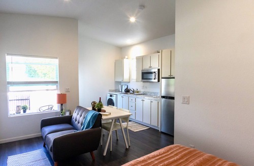 Culver - West House | Modern Studio House 🌞 Fully private & 5 min to beach