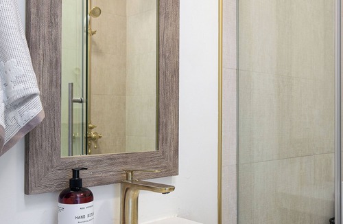 Westlake Apartment | Modern Studio Oasis! Close to Downtown LA!