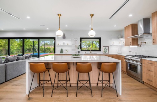Woodland Hills Villa | MODERN VILLA POOL BASKETBALL COURT
