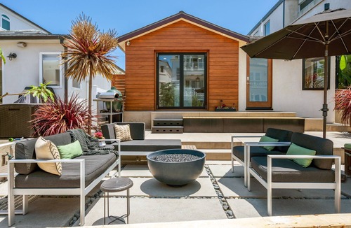 The Strand House | Modern Walk Street - Steps to the Sand