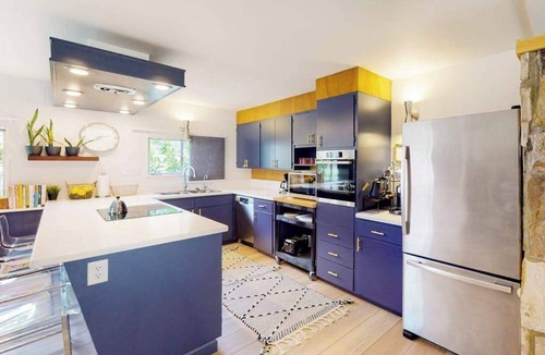 Monte Rio House | Monte Rio 3BR riverfront retreat with hot tub — dog friendly