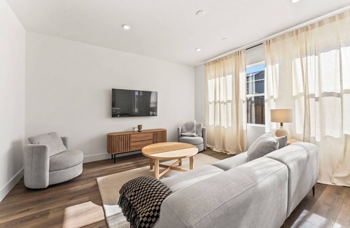 American Canyon House | Monthly Modern Minimalist Style home