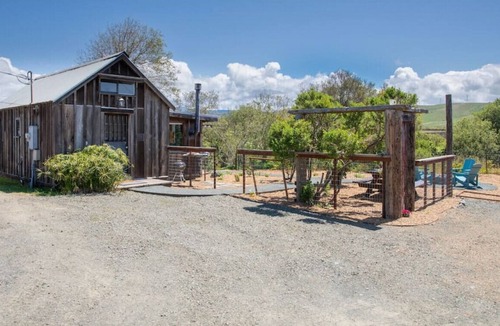 Morro Bay Cabin | Morro Bay Cabin Studio with Beautiful Backyard