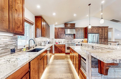 Montgomery Estates House | Mountain Modern Home with game room, pool table, private hot tub and more